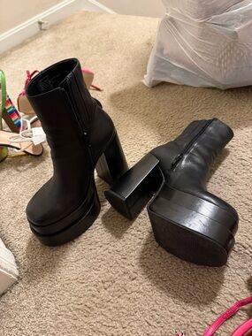 Steve Madden Black Platform Block Heel Ankle Boots - Women